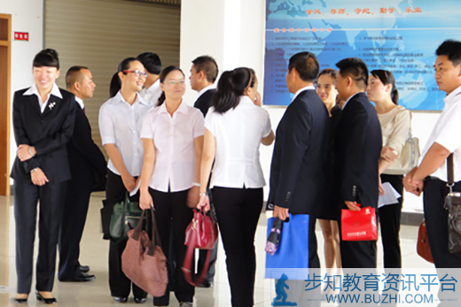 你了解对联中蕴含的国考面试着装技巧吗